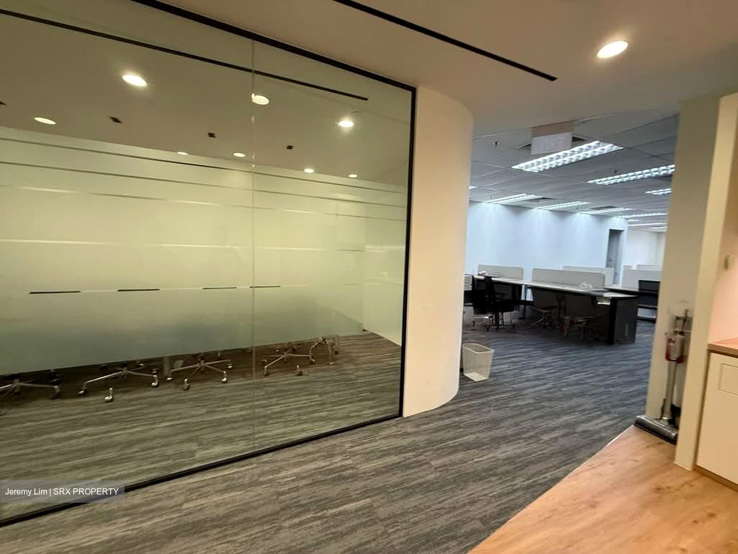 Lippo Centre (D2), Office #568089051